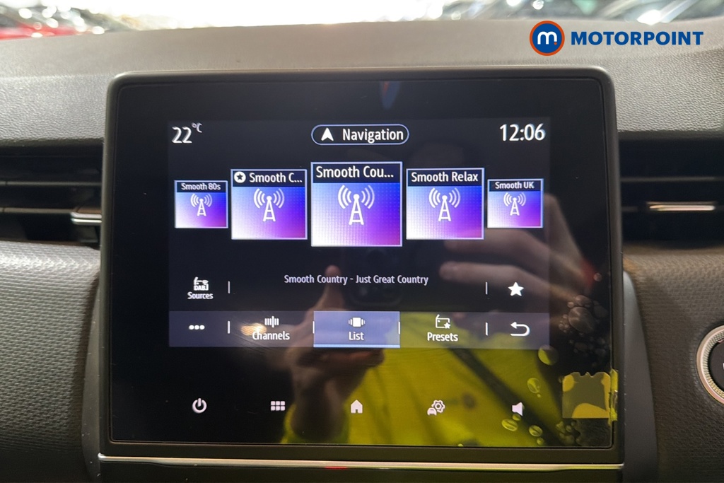 Renault Clio Iconic Edition Automatic Petrol-Electric Hybrid Hatchback - Stock Number (1676216) - 8th supplementary image