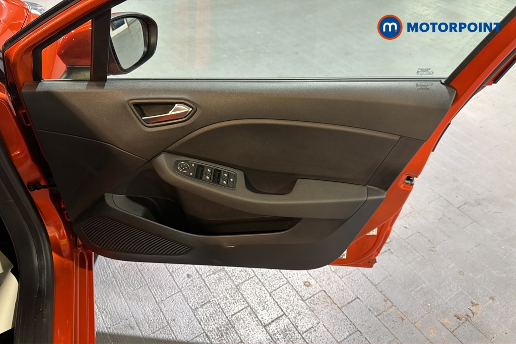 Renault Clio Iconic Edition Automatic Petrol-Electric Hybrid Hatchback - Stock Number (1676216) - 18th supplementary image