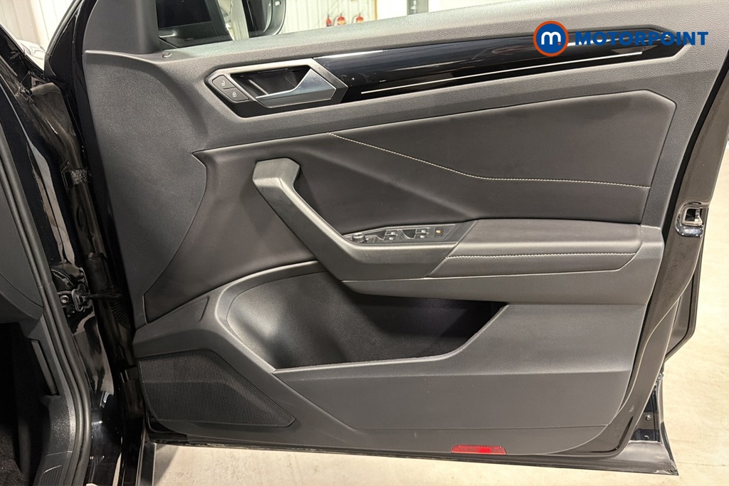 Volkswagen T-Roc Black Edition Automatic Petrol SUV - Stock Number (1676360) - 18th supplementary image