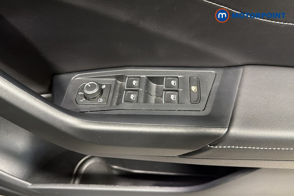 Volkswagen T-Roc Black Edition Automatic Petrol SUV - Stock Number (1676360) - 19th supplementary image