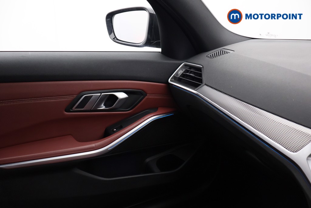 BMW 3 Series M Sport Automatic Petrol Plug-In Hybrid Saloon - Stock Number (1676584) - 9th supplementary image