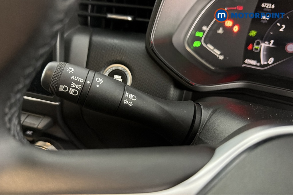 Renault Clio Evolution Manual Petrol Hatchback - Stock Number (1677042) - 5th supplementary image
