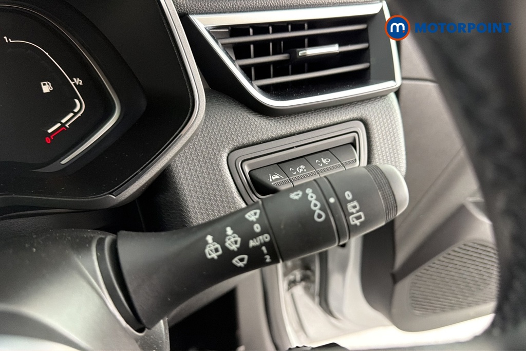 Renault Clio Evolution Manual Petrol Hatchback - Stock Number (1677042) - 6th supplementary image