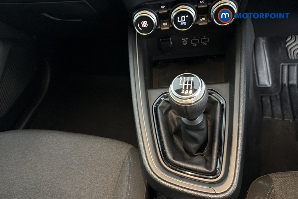 Renault Clio Evolution Manual Petrol Hatchback - Stock Number (1677042) - 15th supplementary image