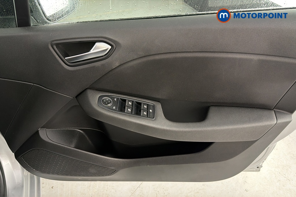 Renault Clio Evolution Manual Petrol Hatchback - Stock Number (1677042) - 18th supplementary image
