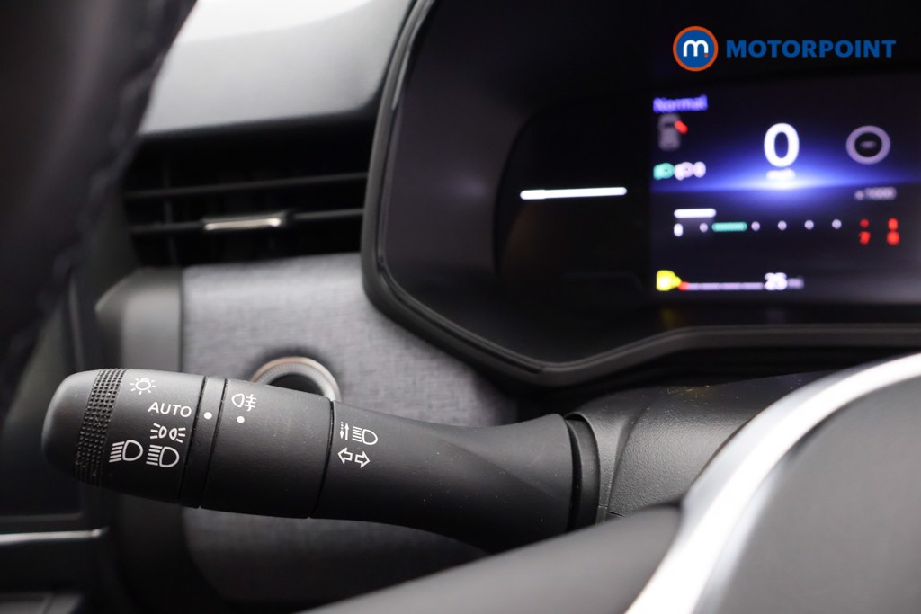 Renault Clio Evolution Manual Petrol Hatchback - Stock Number (1677819) - 5th supplementary image