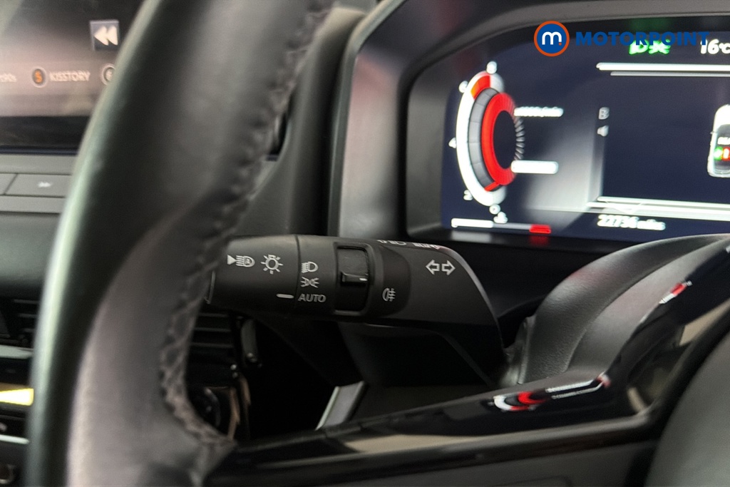 Nissan Qashqai N-Connecta Manual Petrol SUV - Stock Number (1679009) - 5th supplementary image