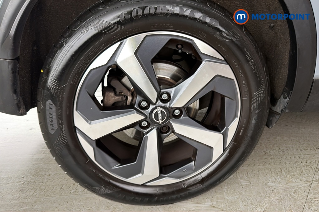 Nissan Qashqai N-Connecta Manual Petrol SUV - Stock Number (1679009) - 46th supplementary image