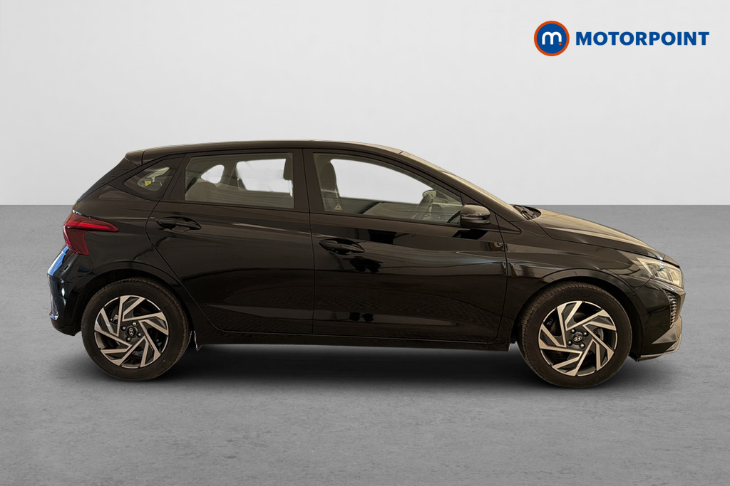 Hyundai I20 Advance Manual Petrol Hatchback - Stock Number (1679199) - Passenger side