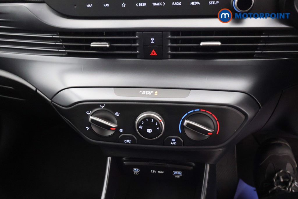 Hyundai I20 Advance Manual Petrol Hatchback - Stock Number (1679200) - 9th supplementary image