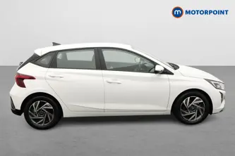 Hyundai I20 Advance Manual Petrol Hatchback - Stock Number (1679200) - Drivers side