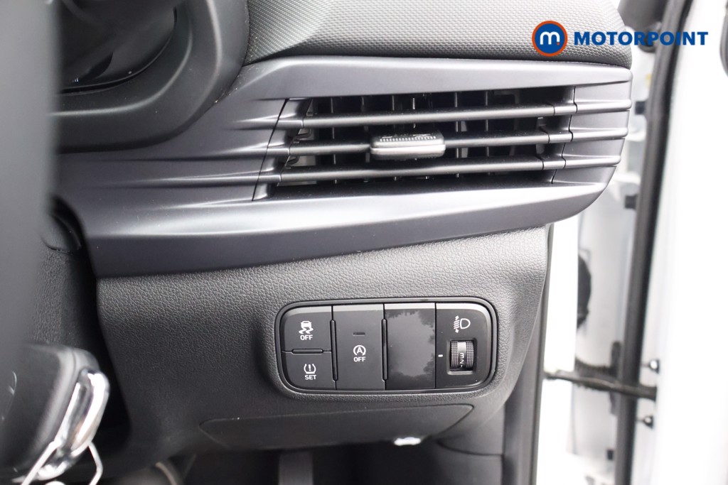 Hyundai I20 Advance Automatic Petrol Hatchback - Stock Number (1679211) - 7th supplementary image