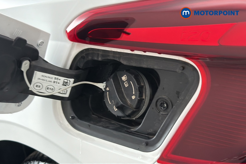 Hyundai I20 Advance Automatic Petrol Hatchback - Stock Number (1679230) - 41st supplementary image