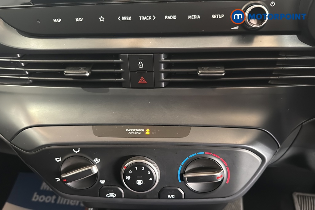 Hyundai I20 Advance Automatic Petrol Hatchback - Stock Number (1679247) - 13th supplementary image