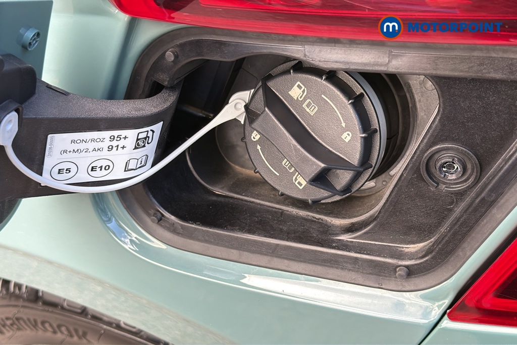 Hyundai I20 Tech Line Automatic Petrol Hatchback - Stock Number (1679306) - 41st supplementary image