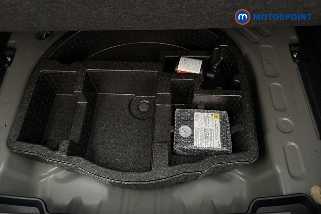Toyota Yaris Cross Design Automatic Petrol-Electric Hybrid Estate - Stock Number (1679887) - 33rd supplementary image