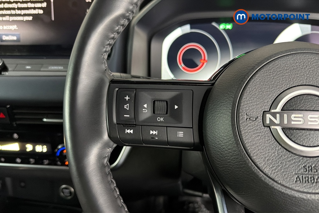 Nissan Qashqai Tekna Manual Petrol SUV - Stock Number (1681365) - 4th supplementary image