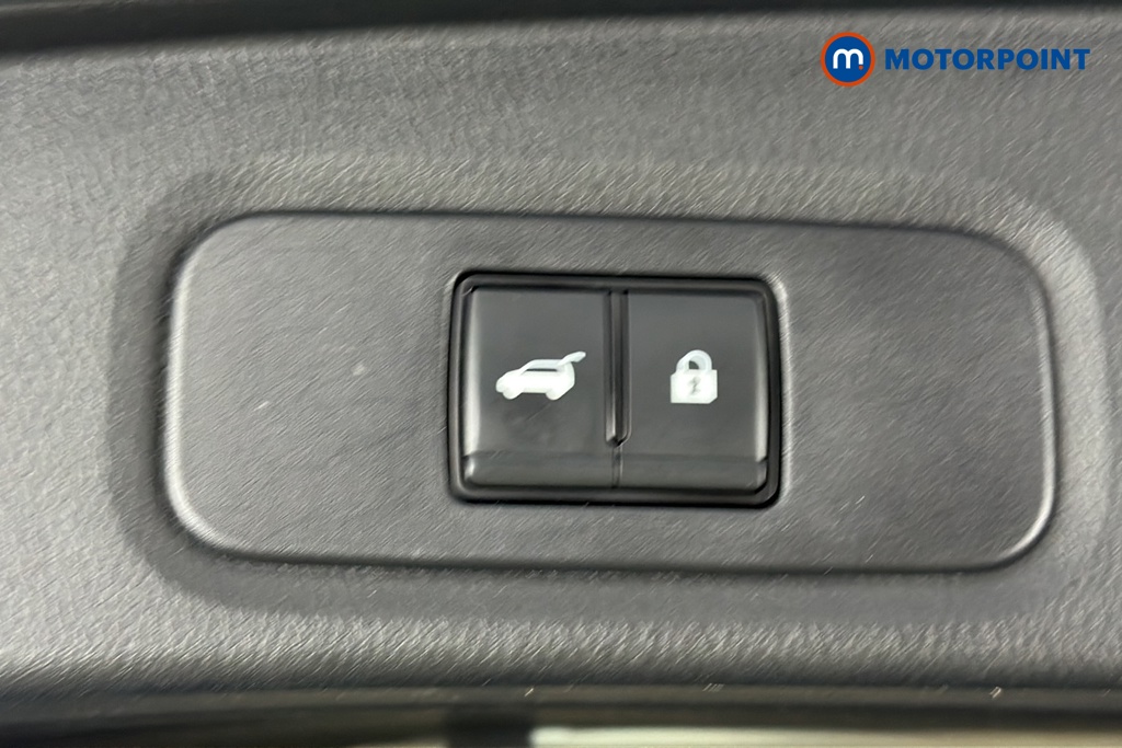 Nissan Qashqai Tekna Manual Petrol SUV - Stock Number (1681365) - 35th supplementary image