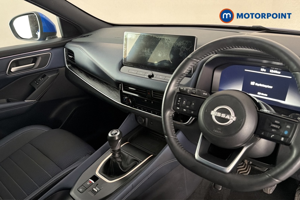 Nissan Qashqai Tekna Manual Petrol SUV - Stock Number (1681365) - 1st supplementary image