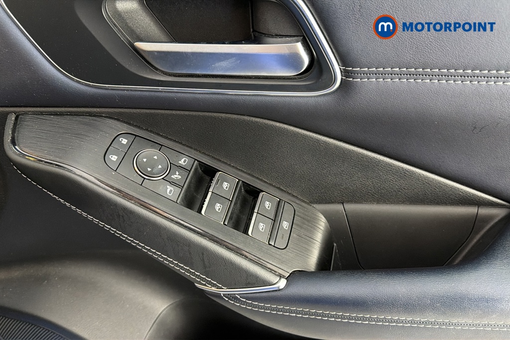Nissan Qashqai Tekna Manual Petrol SUV - Stock Number (1681366) - 19th supplementary image