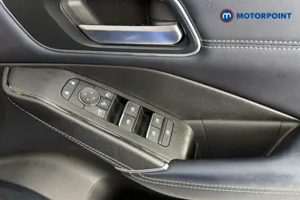 Nissan Qashqai Tekna Manual Petrol SUV - Stock Number (1681366) - 19th supplementary image
