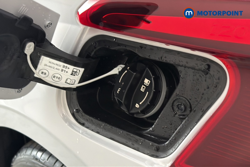 Hyundai I20 Tech Line Automatic Petrol Hatchback - Stock Number (1681493) - 41st supplementary image