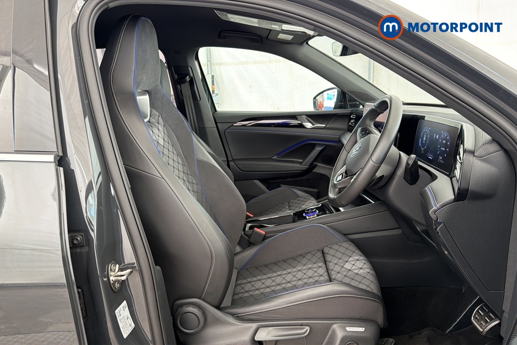 Volkswagen Tiguan R-Line Automatic Petrol SUV - Stock Number (1681631) - 22nd supplementary image