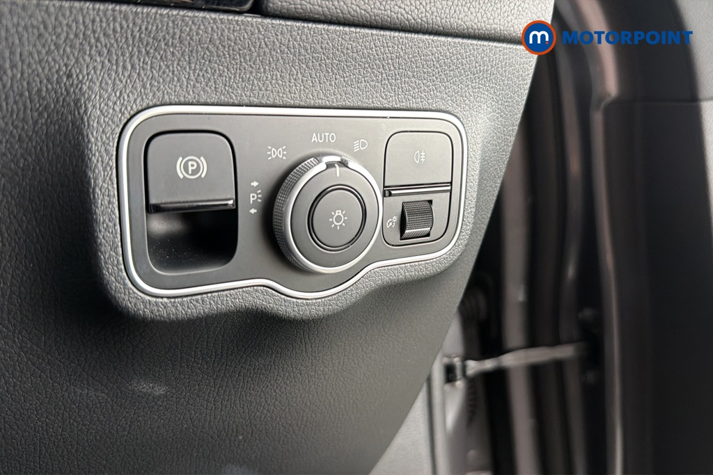 Mercedes-Benz GLA Amg Line Automatic Petrol SUV - Stock Number (1682239) - 11th supplementary image