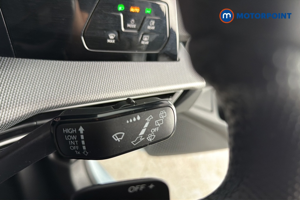 Volkswagen Golf R-Line Automatic Petrol Hatchback - Stock Number (1683276) - 6th supplementary image