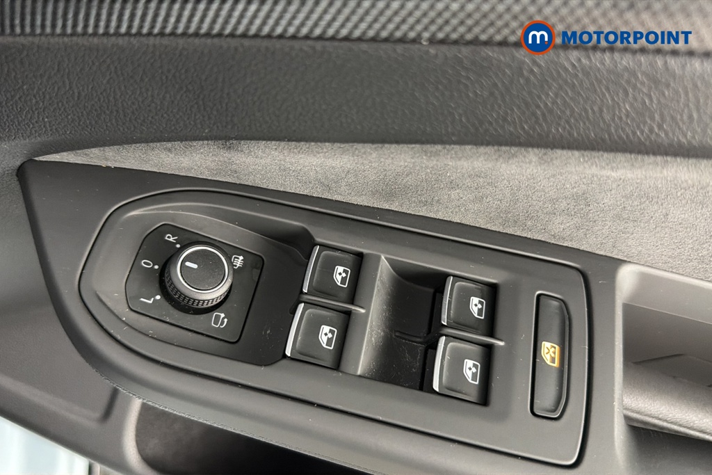 Volkswagen Golf R-Line Automatic Petrol Hatchback - Stock Number (1683276) - 19th supplementary image