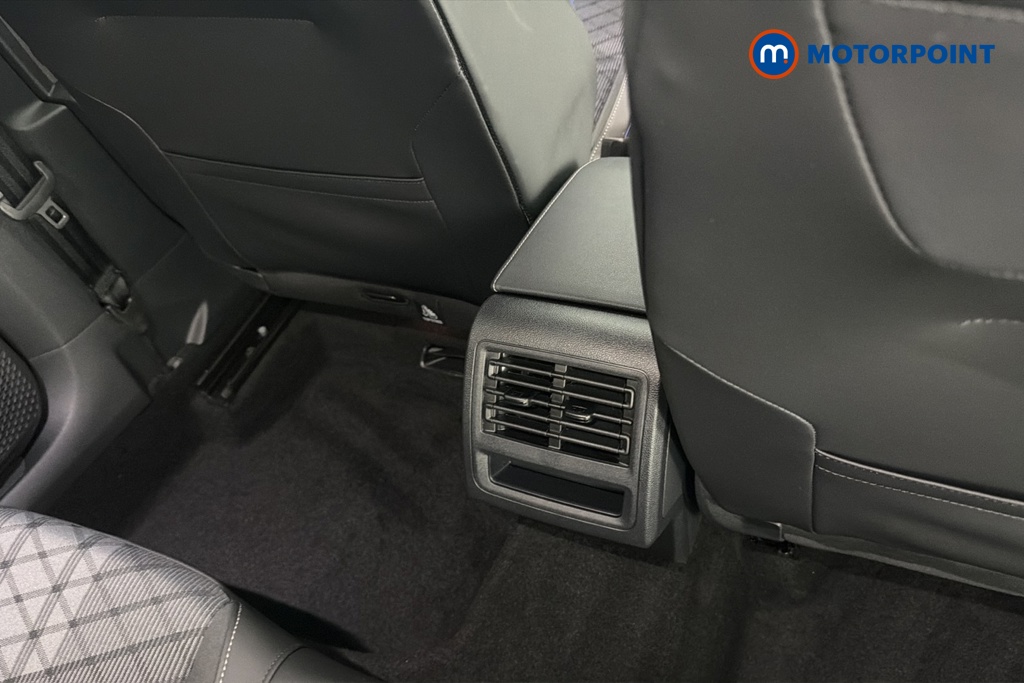 Volkswagen Golf R-Line Automatic Petrol Hatchback - Stock Number (1683276) - 28th supplementary image