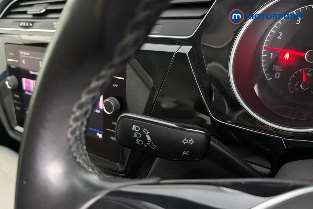 Volkswagen Touran SEL Automatic Petrol People Carrier - Stock Number (1683339) - 5th supplementary image