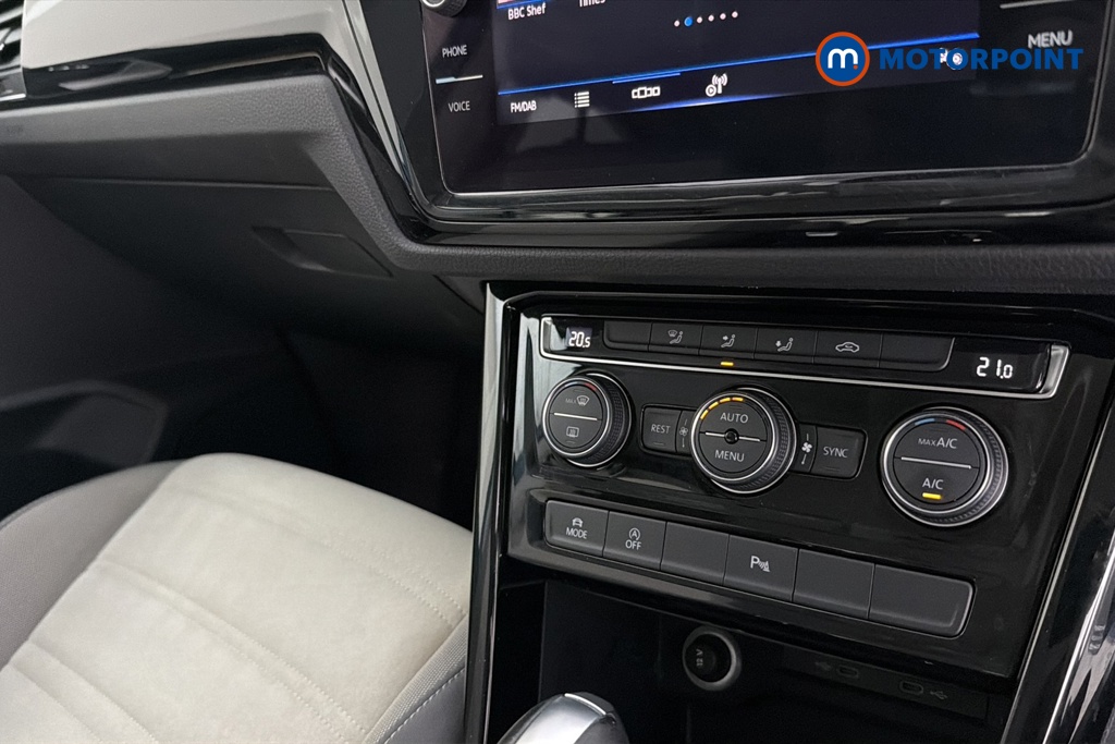 Volkswagen Touran SEL Automatic Petrol People Carrier - Stock Number (1683339) - 12th supplementary image