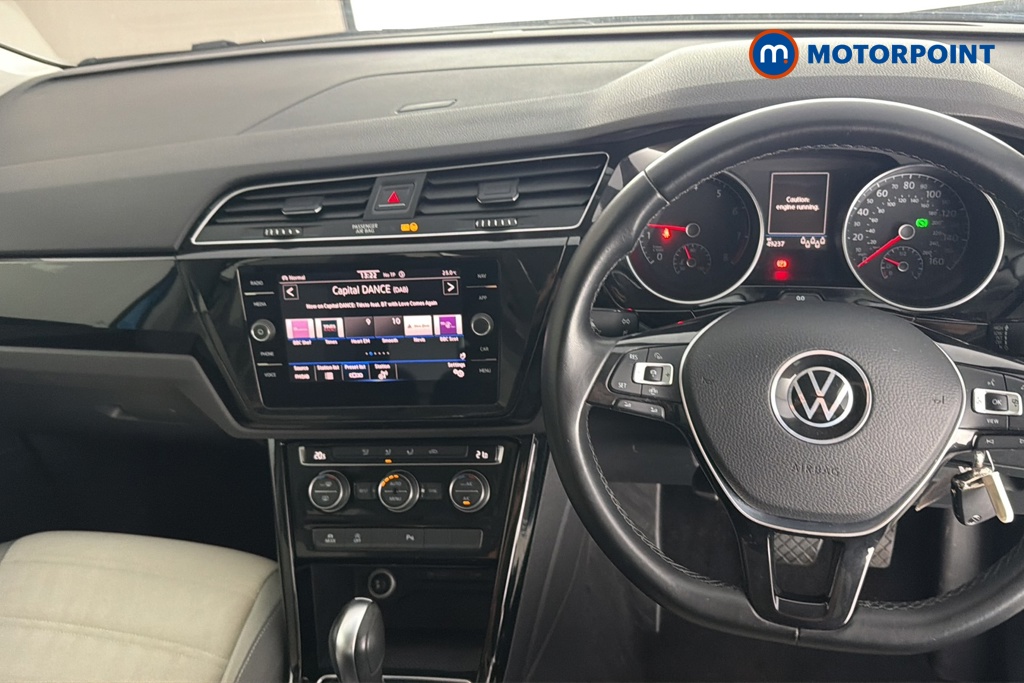Volkswagen Touran SEL Automatic Petrol People Carrier - Stock Number (1683339) - 1st supplementary image