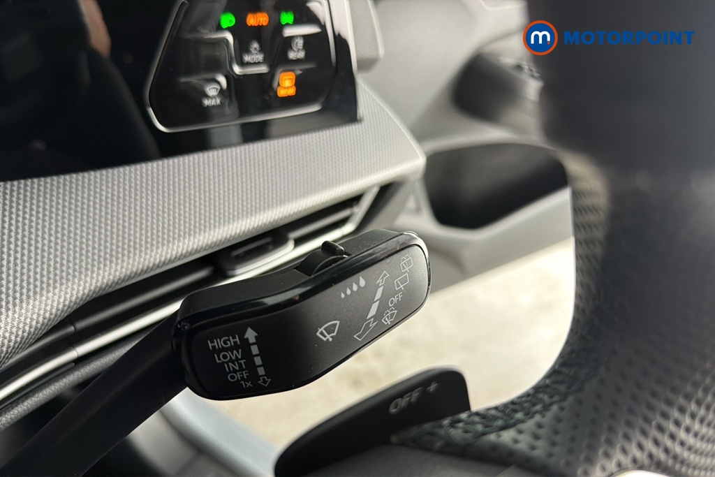 Volkswagen Golf R-Line Automatic Petrol Hatchback - Stock Number (1683341) - 6th supplementary image