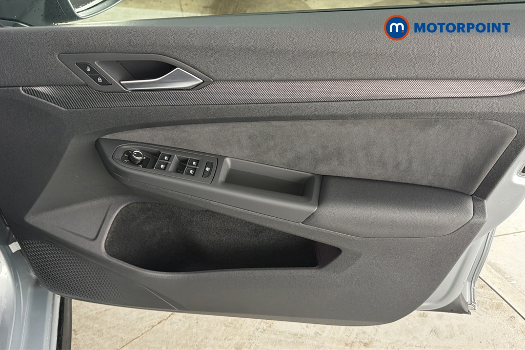 Volkswagen Golf R-Line Automatic Petrol Hatchback - Stock Number (1683341) - 18th supplementary image