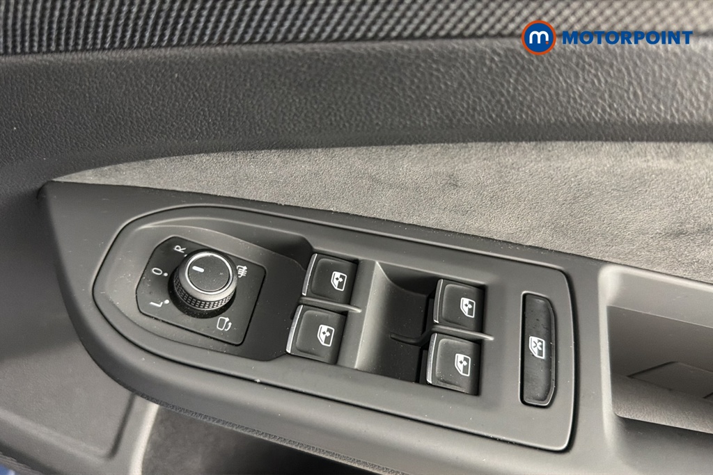 Volkswagen Golf Black Edition Automatic Petrol Hatchback - Stock Number (1683752) - 19th supplementary image
