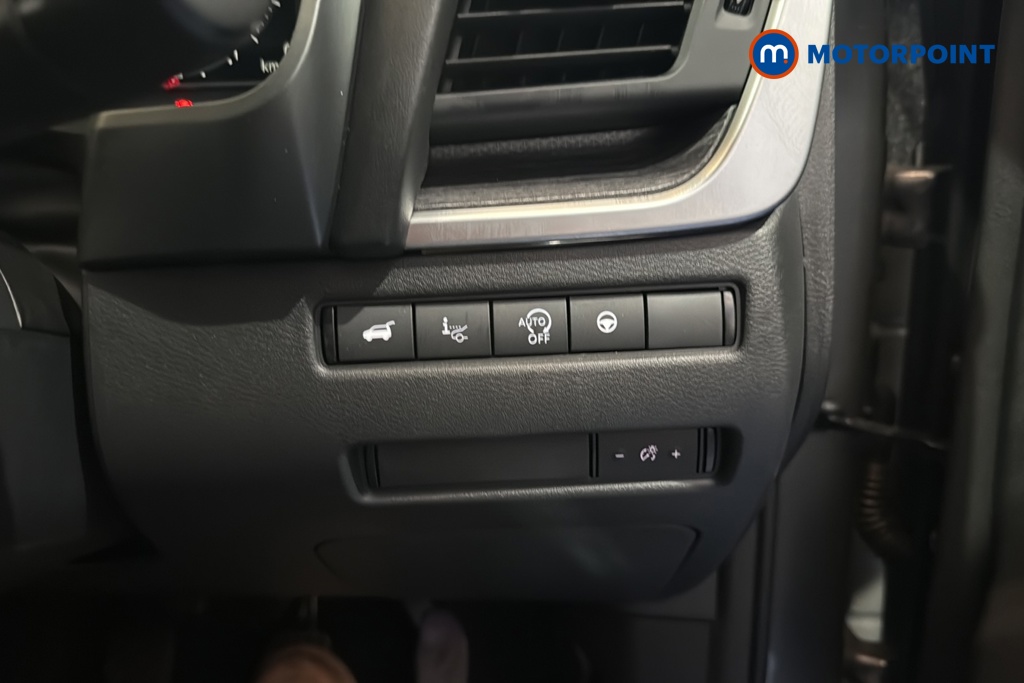 Nissan Qashqai Tekna Manual Petrol SUV - Stock Number (1683801) - 11th supplementary image