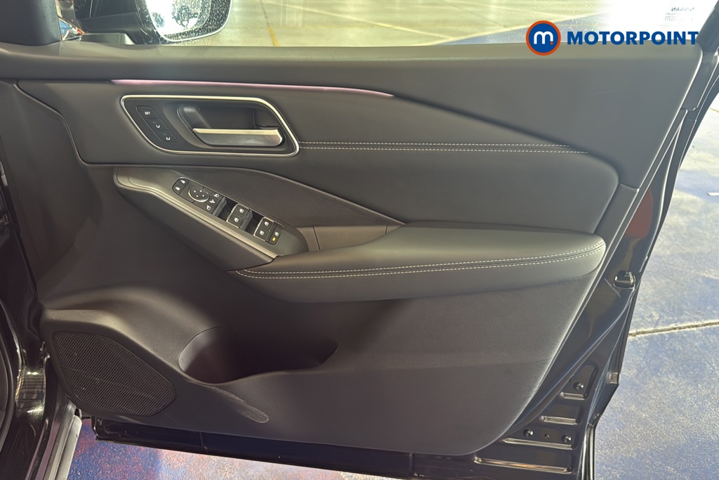 Nissan Qashqai Tekna Manual Petrol SUV - Stock Number (1683804) - 18th supplementary image
