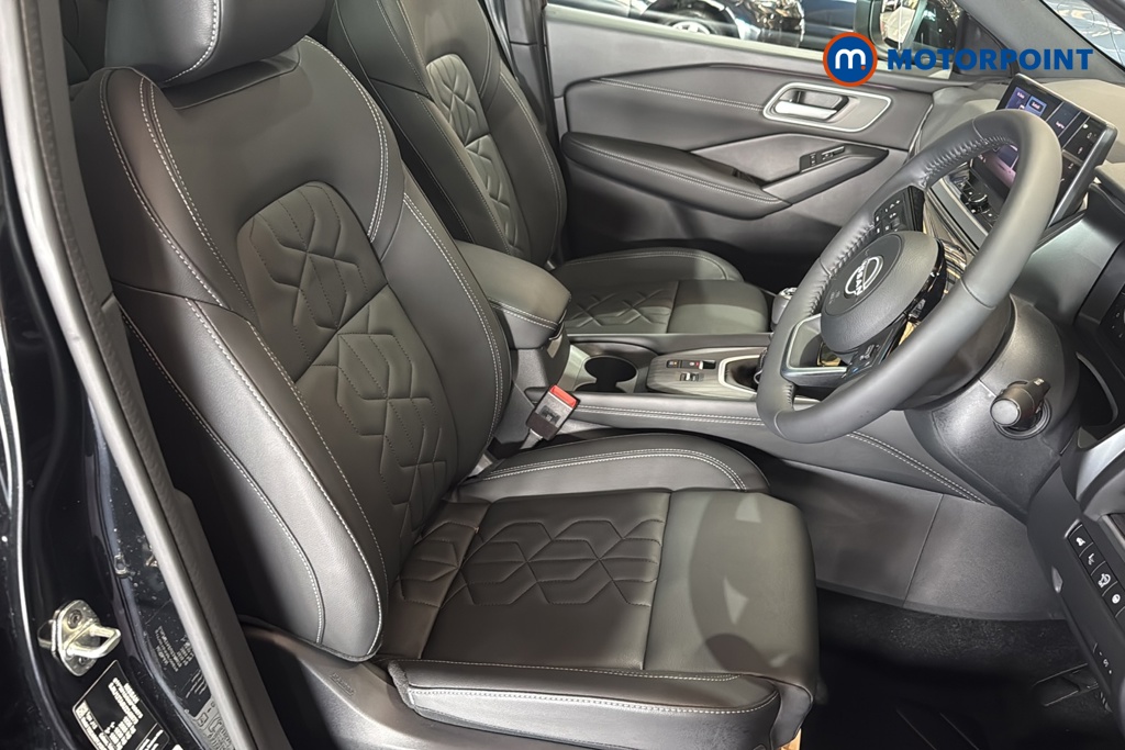Nissan Qashqai Tekna Manual Petrol SUV - Stock Number (1683804) - 22nd supplementary image