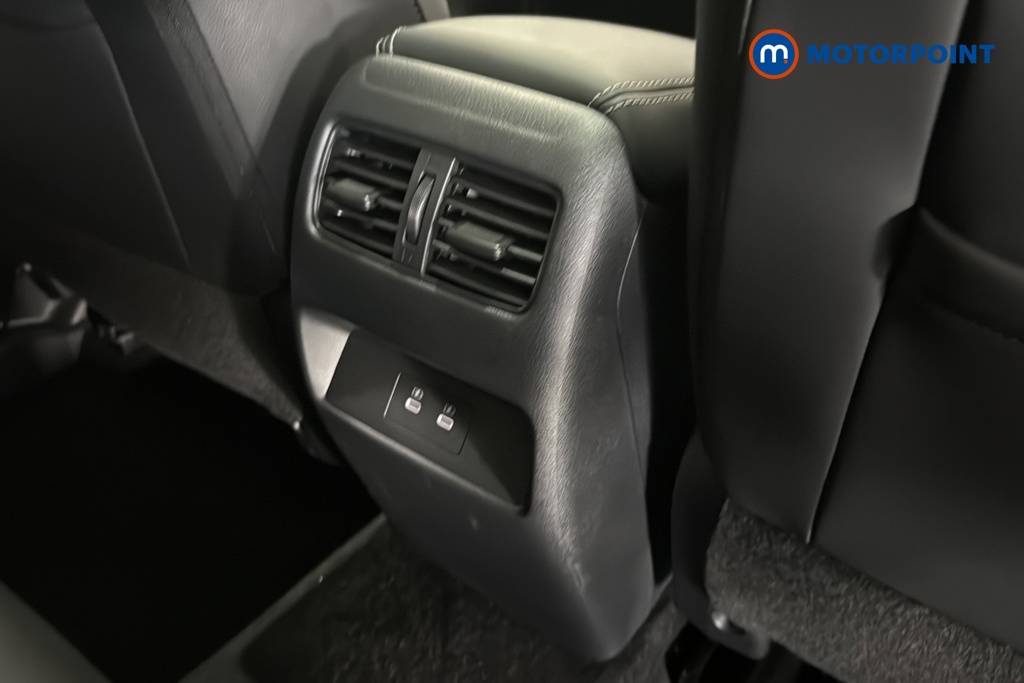 Nissan Qashqai Tekna Manual Petrol SUV - Stock Number (1683804) - 28th supplementary image