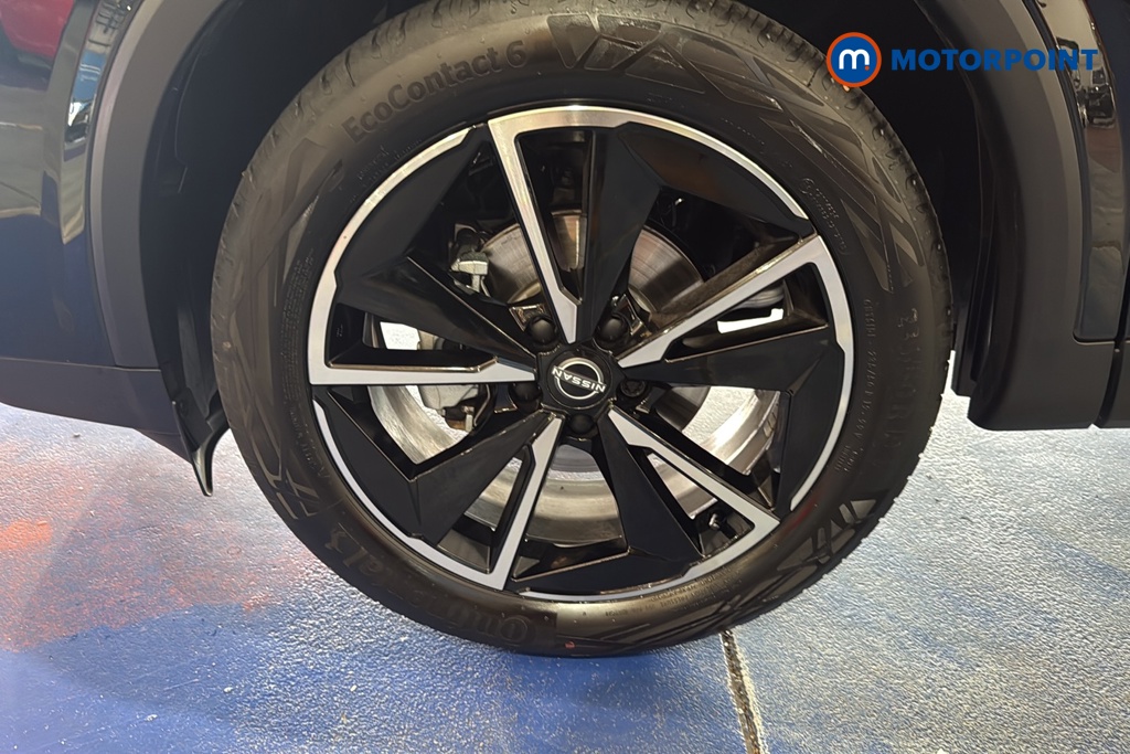 Nissan Qashqai Tekna Manual Petrol SUV - Stock Number (1683804) - 44th supplementary image