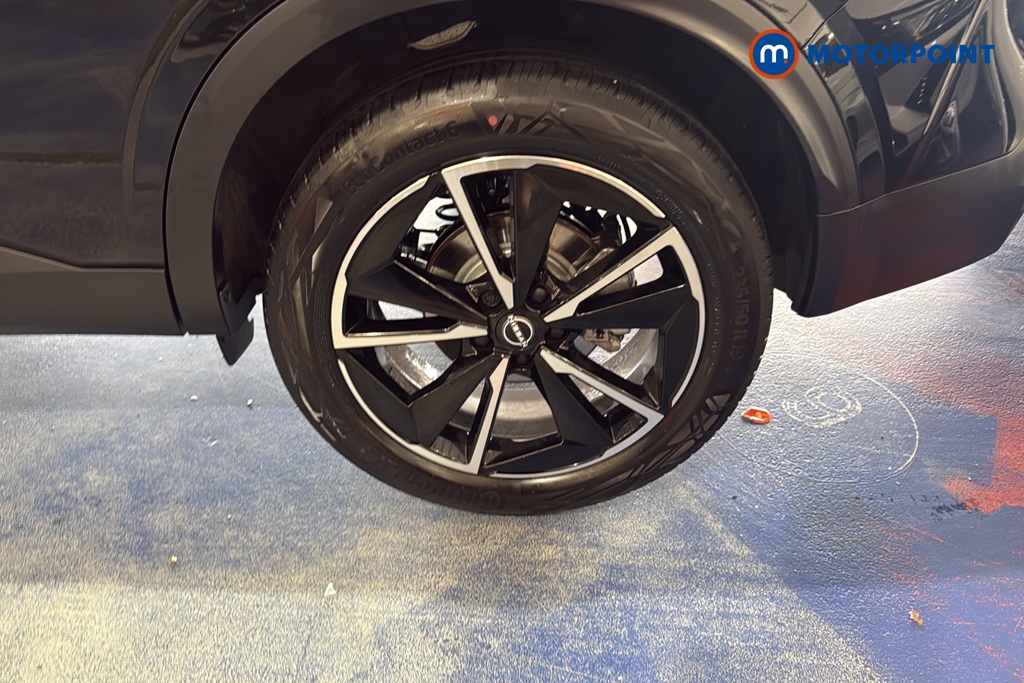 Nissan Qashqai Tekna Manual Petrol SUV - Stock Number (1683804) - 45th supplementary image