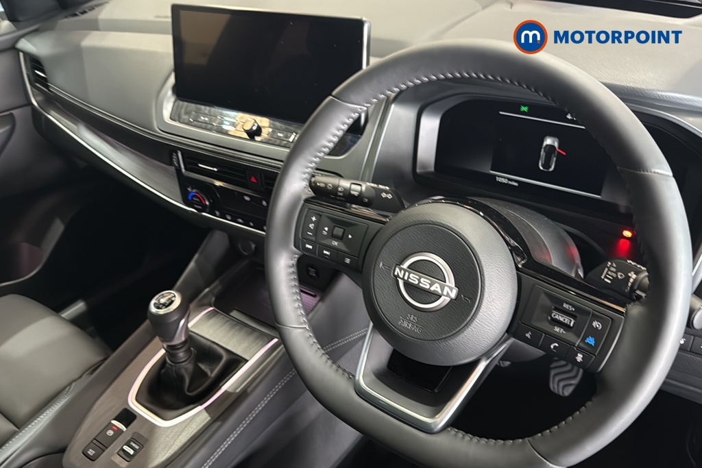 Nissan Qashqai Tekna Manual Petrol SUV - Stock Number (1683804) - 1st supplementary image