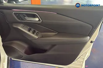 Nissan Qashqai Tekna Manual Petrol SUV - Stock Number (1683806) - 18th supplementary image