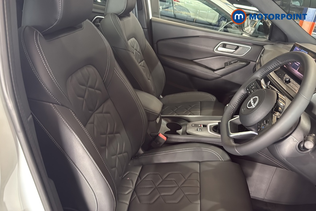 Nissan Qashqai Tekna Manual Petrol SUV - Stock Number (1683806) - 22nd supplementary image