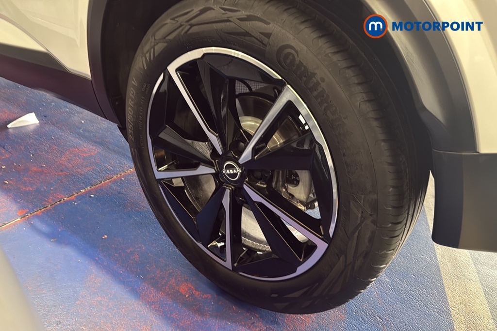 Nissan Qashqai Tekna Manual Petrol SUV - Stock Number (1683806) - 45th supplementary image