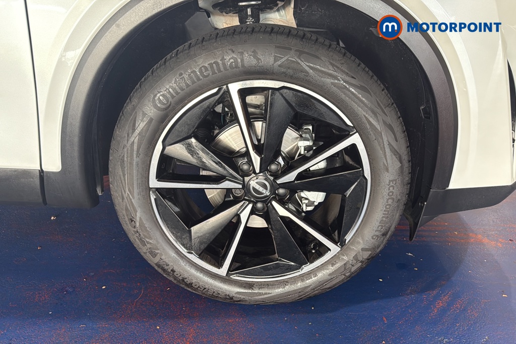 Nissan Qashqai Tekna Manual Petrol SUV - Stock Number (1683806) - 47th supplementary image