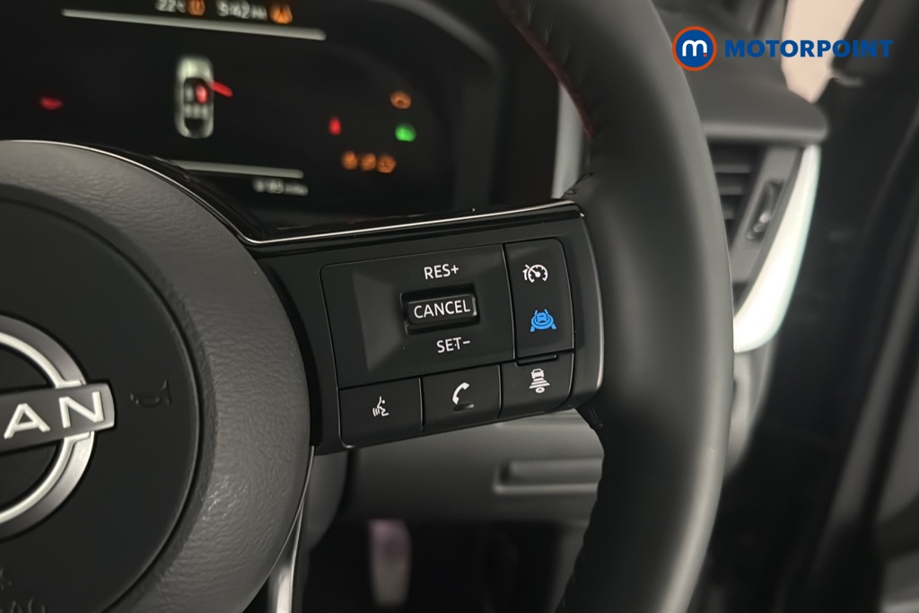 Nissan Qashqai Tekna Manual Petrol SUV - Stock Number (1683809) - 3rd supplementary image
