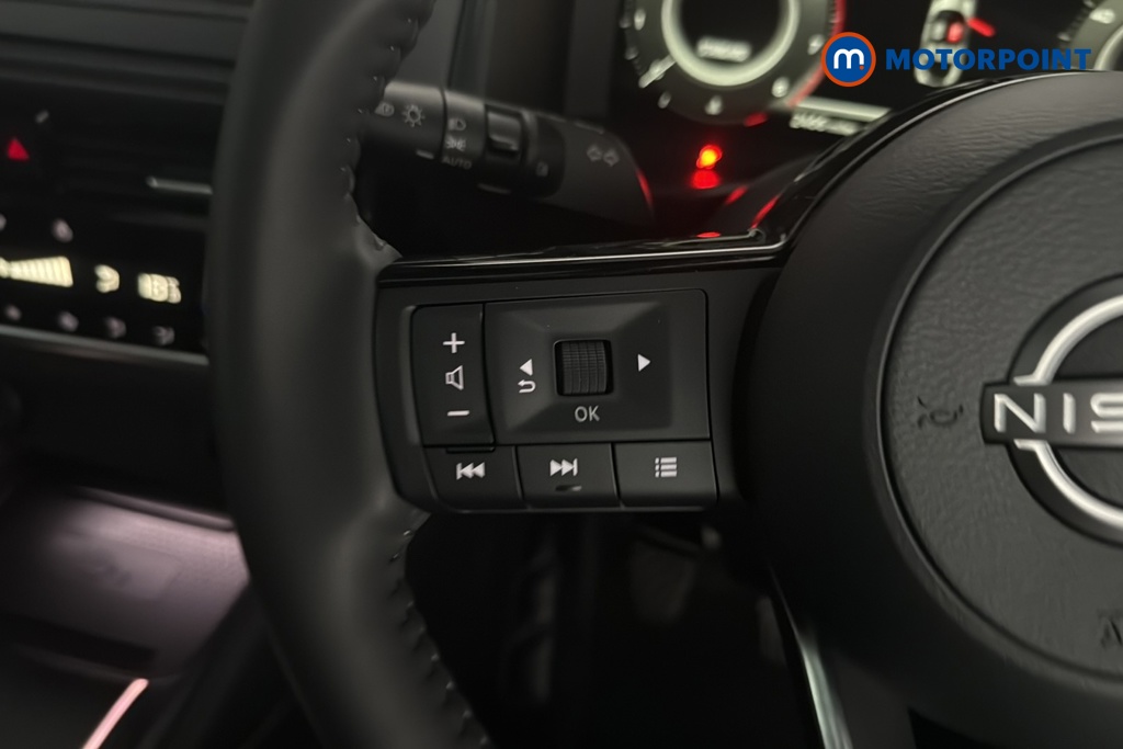 Nissan Qashqai Tekna Manual Petrol SUV - Stock Number (1683809) - 4th supplementary image